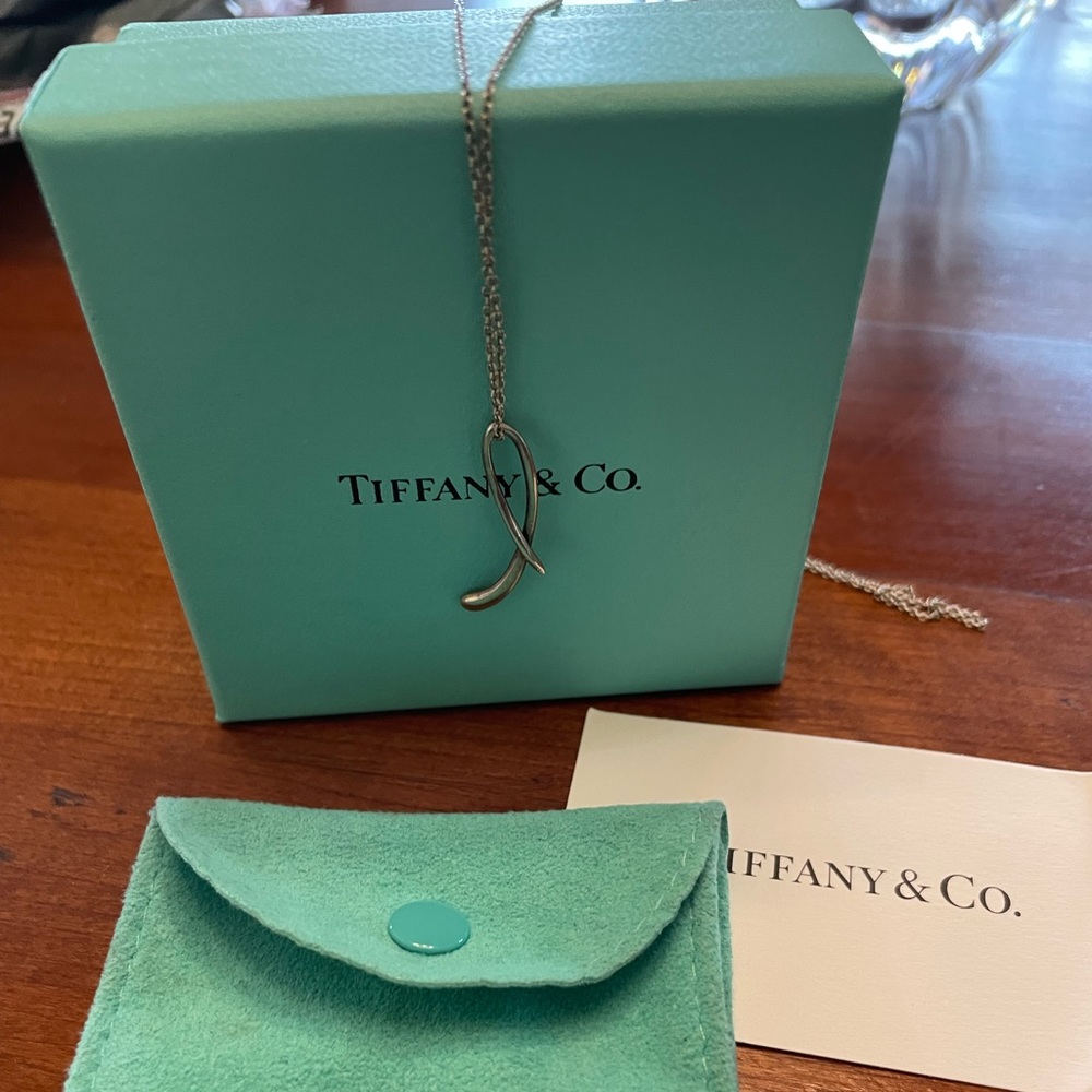 Tiffany & Co. alphabet letter “ L” pendant necklace.
